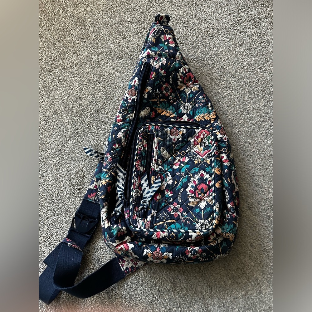 Vera Bradley Hogwarts Large sling bag